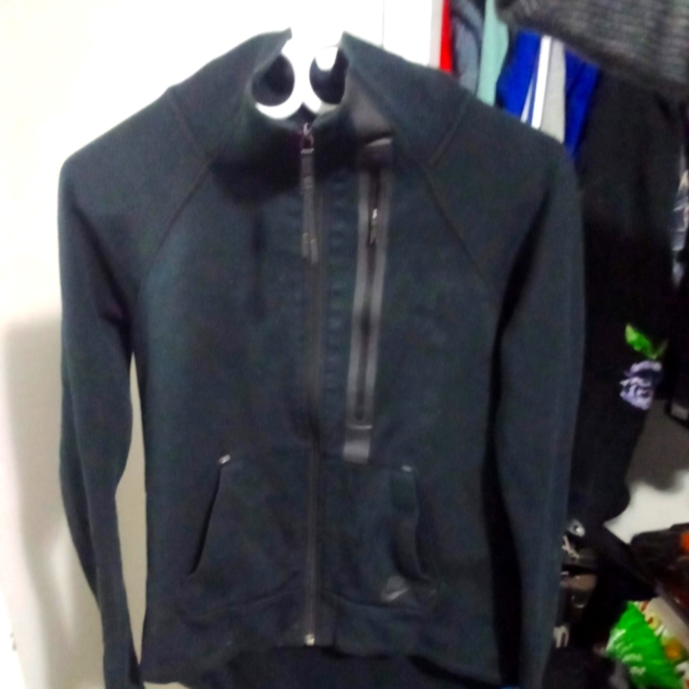 Nike Tech Fleece Windrunner sweater